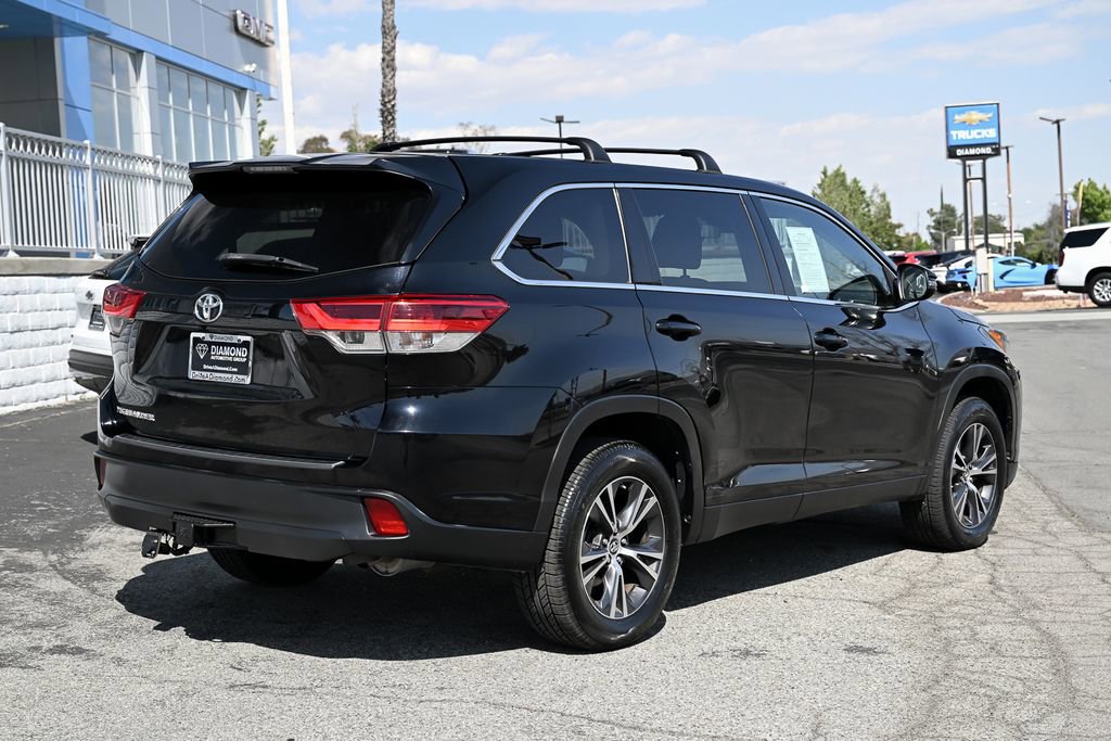 Used 2019 Toyota Highlander LE FWD image 5