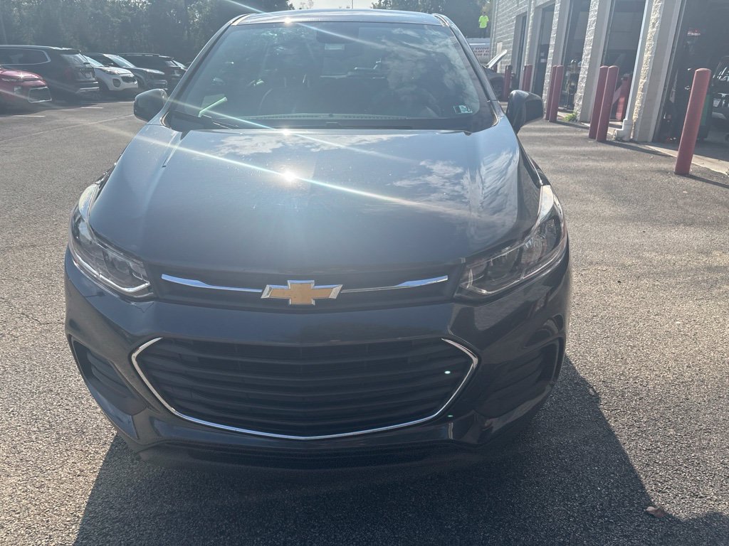 Used 2019 Chevrolet Trax LS AWD/4WD image 2