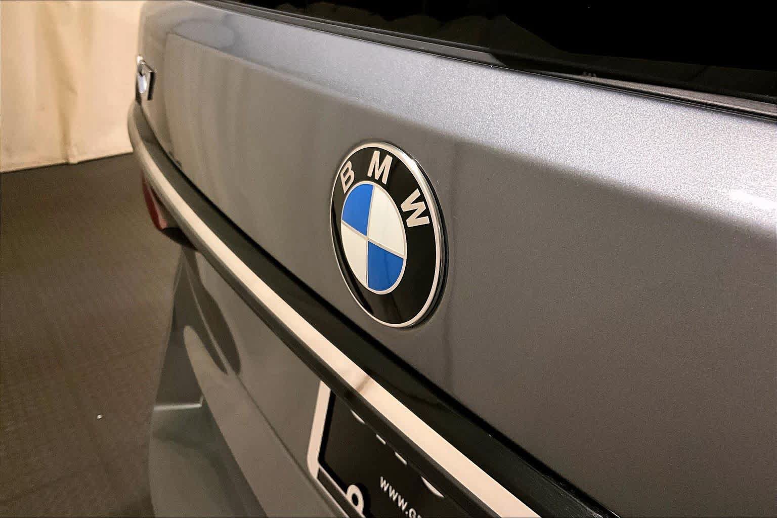 Used 2026 BMW X7 xDrive40i w/ Premium Package AWD/4WD image 32