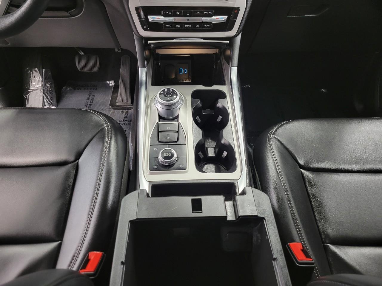 Used 2023 Ford Explorer XLT w/ Equipment Group 202A image 17