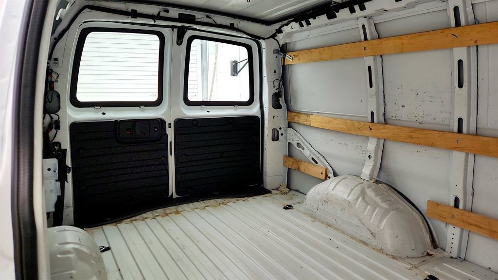 Used 2018 Chevrolet Express 2500 w/ Driver Convenience Package image 22