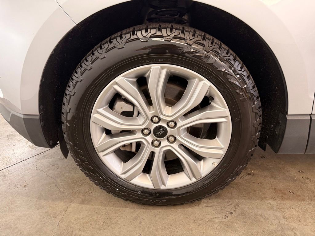 Certified 2023 Ford Edge Titanium w/ Equipment Group 301A AWD/4WD image 17