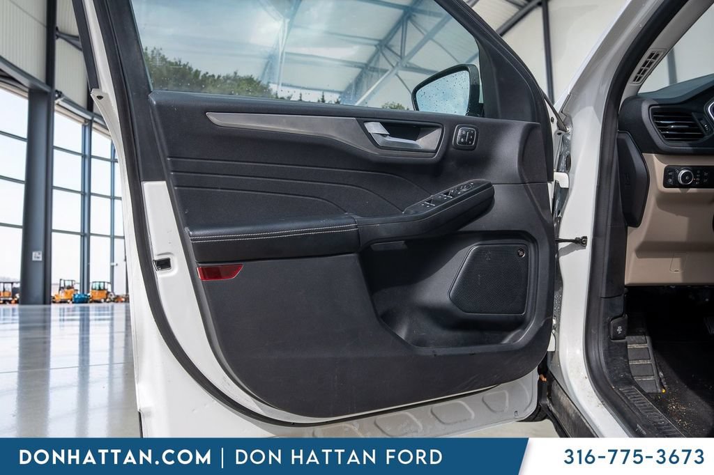 Used 2021 Ford Escape Titanium AWD/4WD image 11