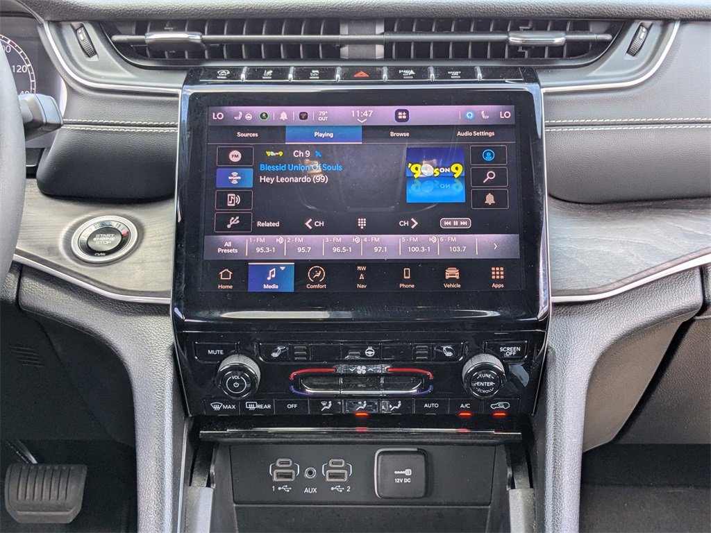 Used 2024 Jeep Grand Cherokee Limited image 18