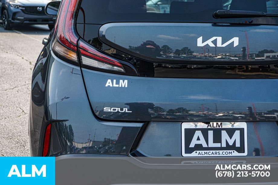 Used 2025 Kia Soul LX w/ LX Technology Package FWD image 14