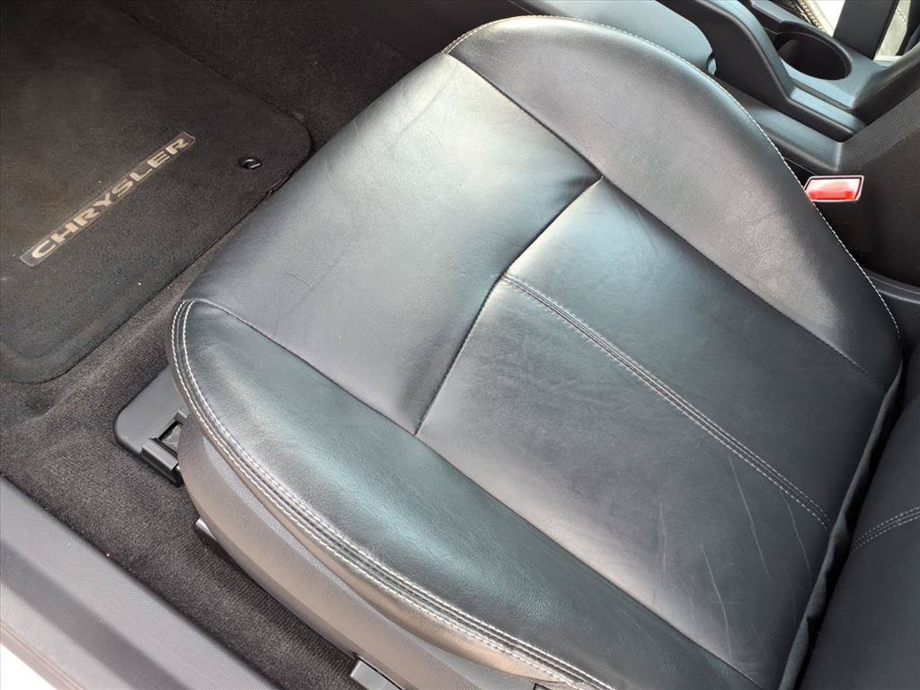 Used 2010 Chrysler Sebring Limited FWD image 17