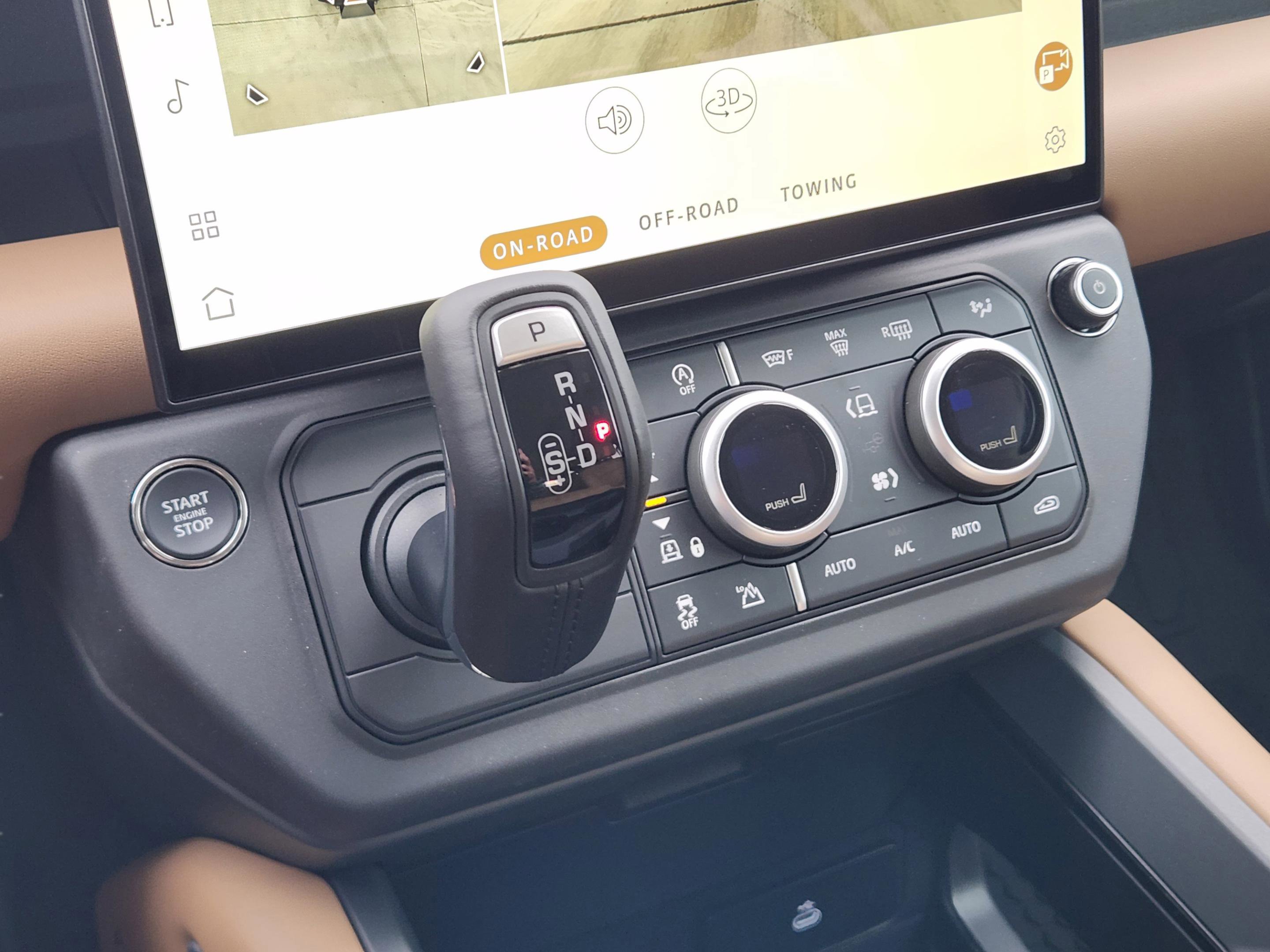 New 2026 Land Rover Defender 110 X-Dynamic SE AWD/4WD image 15