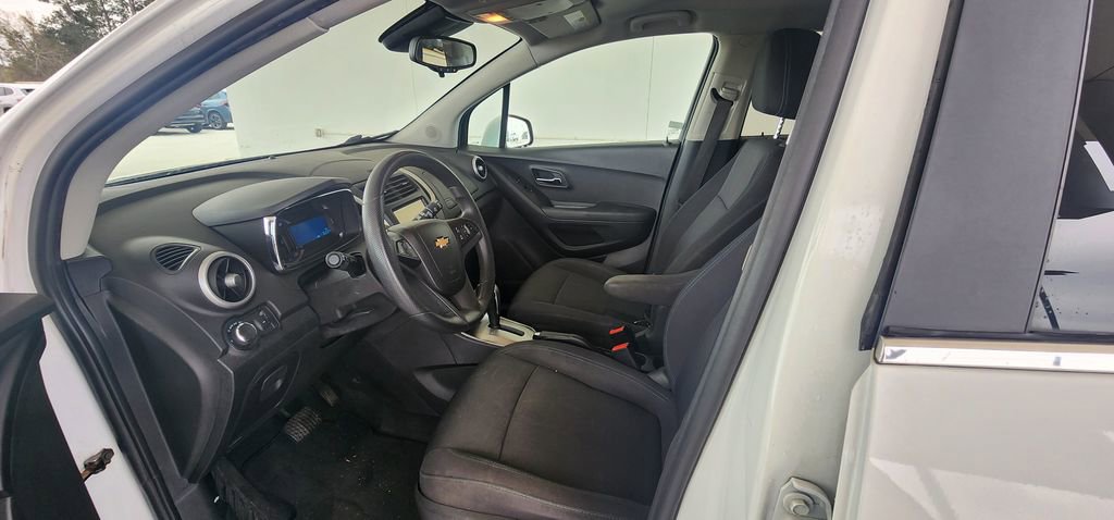 Used 2016 Chevrolet Trax LT image 11