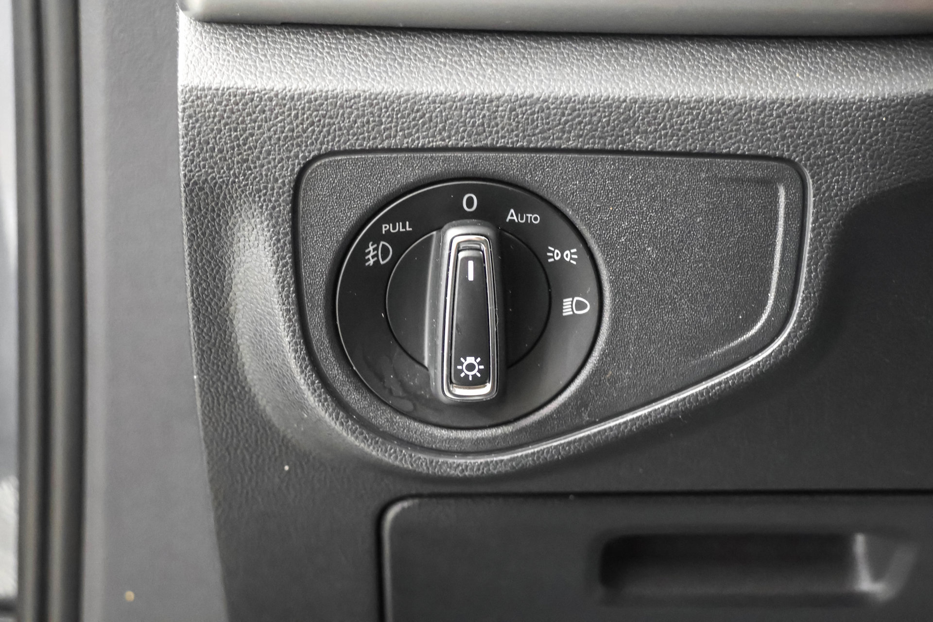 Used 2018 Volkswagen Atlas SE AWD/4WD image 23