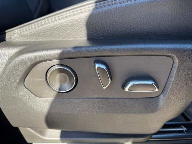 Used 2024 GMC Yukon XL Denali w/ Advanced Technology Package image 27