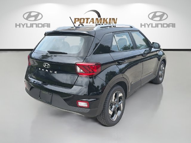 New 2026 Hyundai Venue SEL FWD image 5