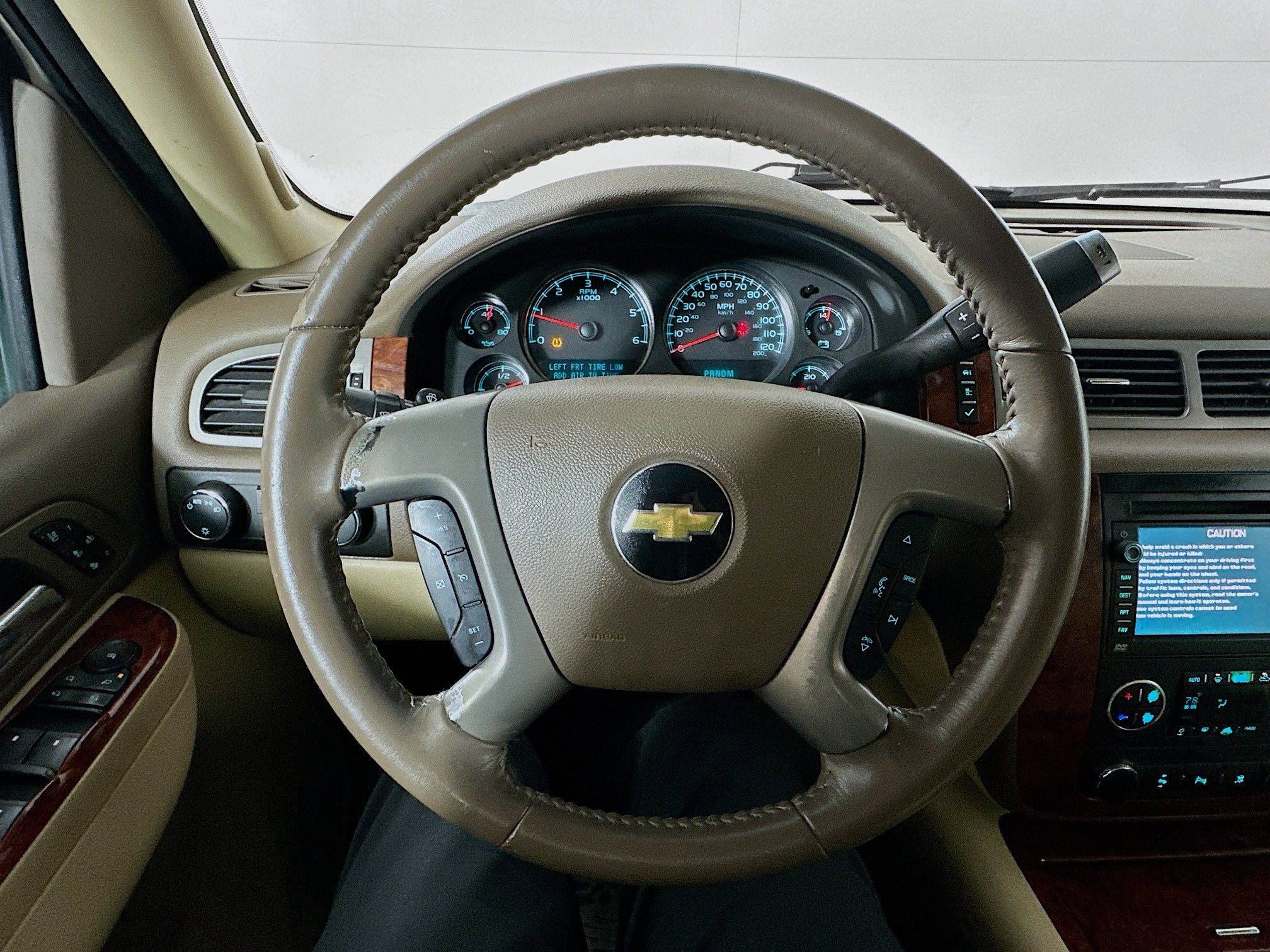 Used 2011 Chevrolet Avalanche LTZ image 11