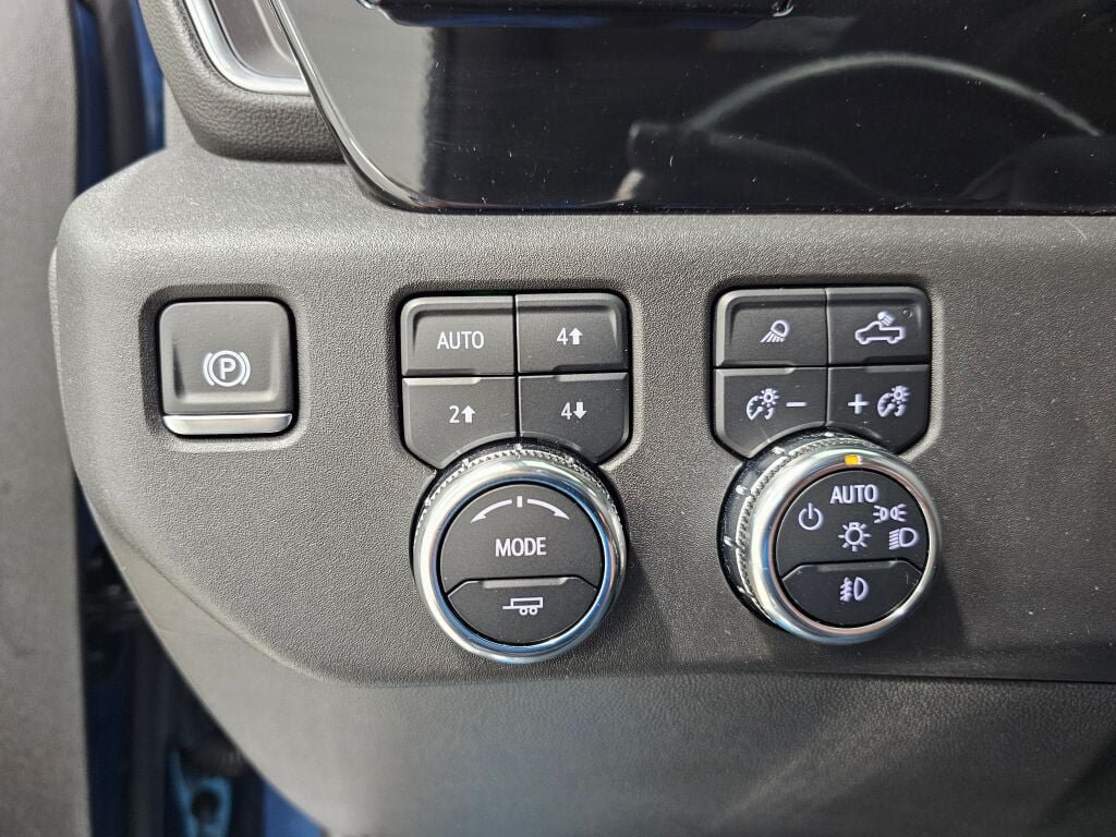 Used 2024 GMC Sierra 1500 SLT w/ X31 Off-Road Package AWD/4WD image 24