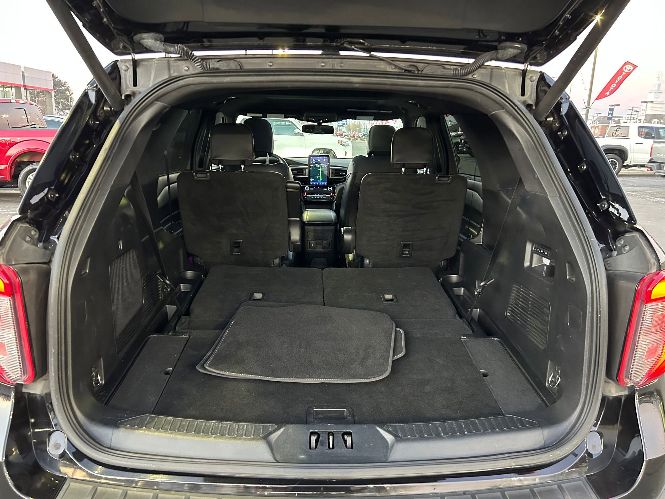 Used 2022 Ford Explorer ST w/ Equipment Group 401A image 26