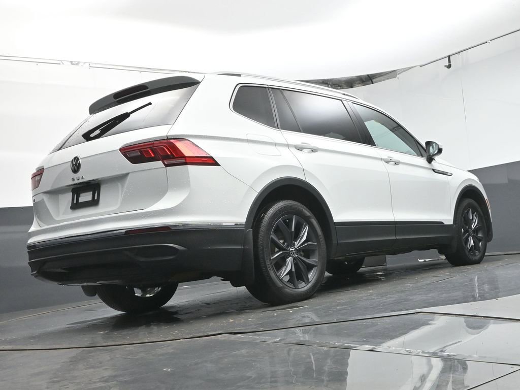 Used 2022 Volkswagen Tiguan SE FWD image 38