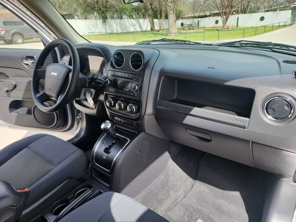 Used 2010 Jeep Patriot Sport w/ Tire & Wheel Group image 29