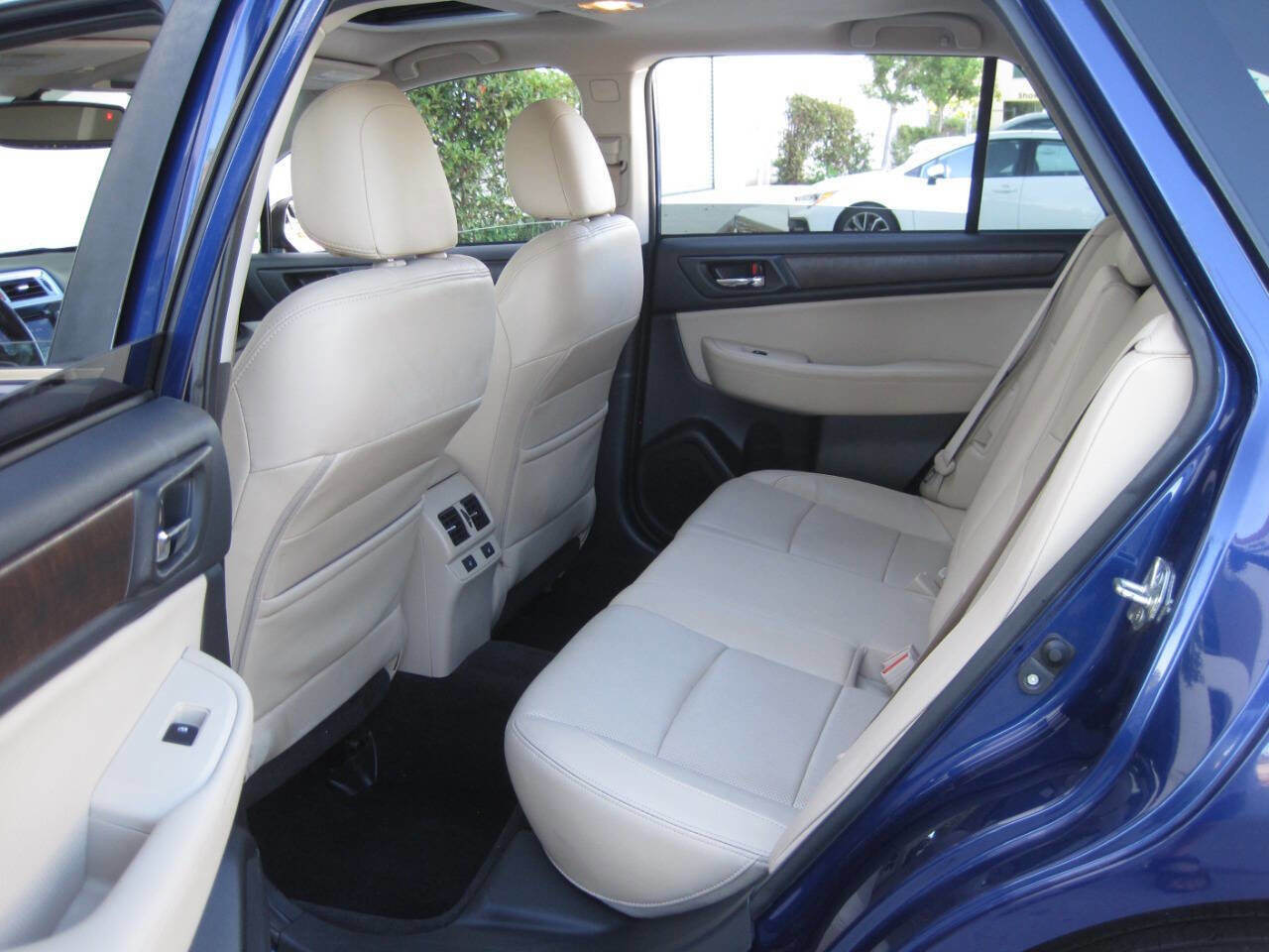 Used 2015 Subaru Outback 2.5i Limited image 28