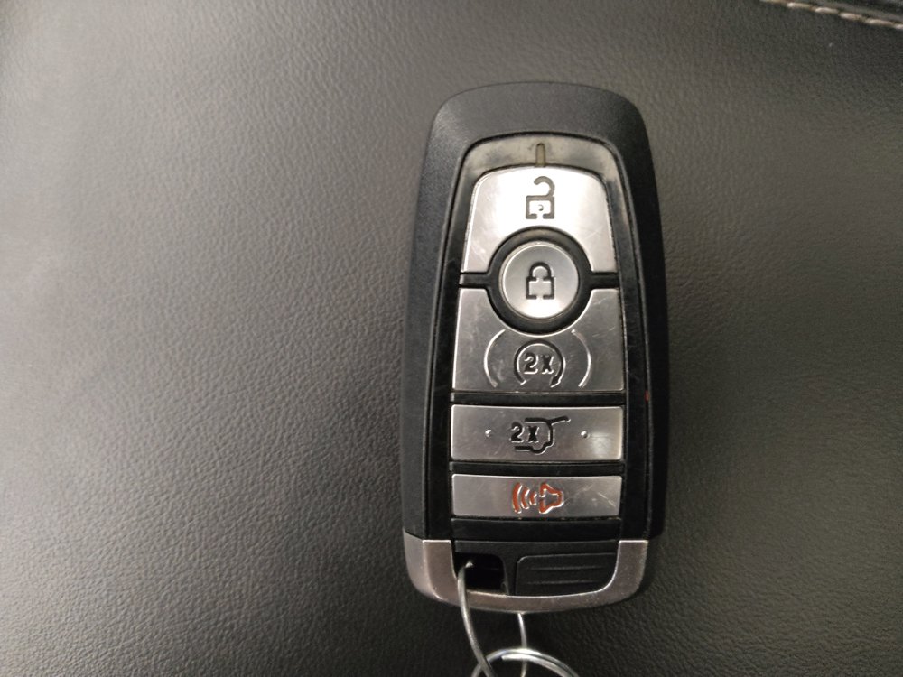 Used 2021 Ford Explorer Limited w/ Equipment Group 301A AWD/4WD image 32
