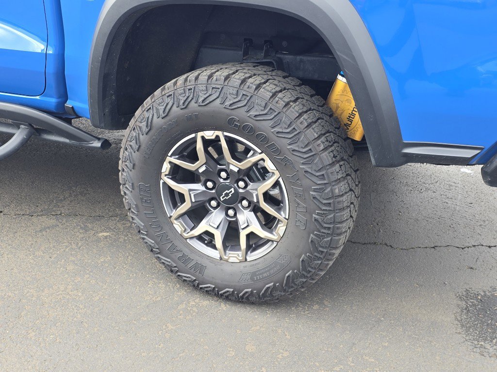 Used 2025 Chevrolet Colorado ZR2 w/ Technology Package image 10