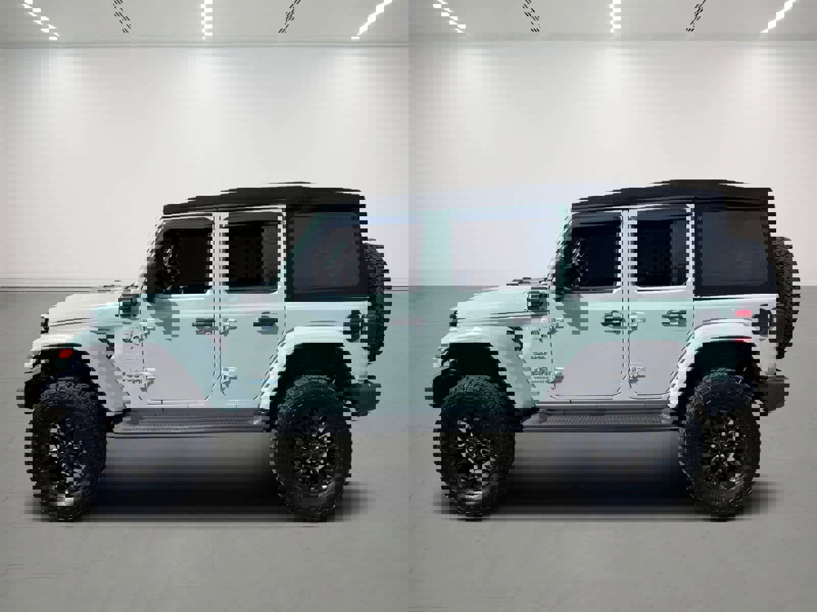 Used 2024 Jeep Wrangler Sahara w/ Technology Group image 3