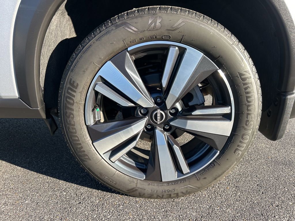 Used 2023 Nissan Rogue SL w/ SL Premium Package image 39