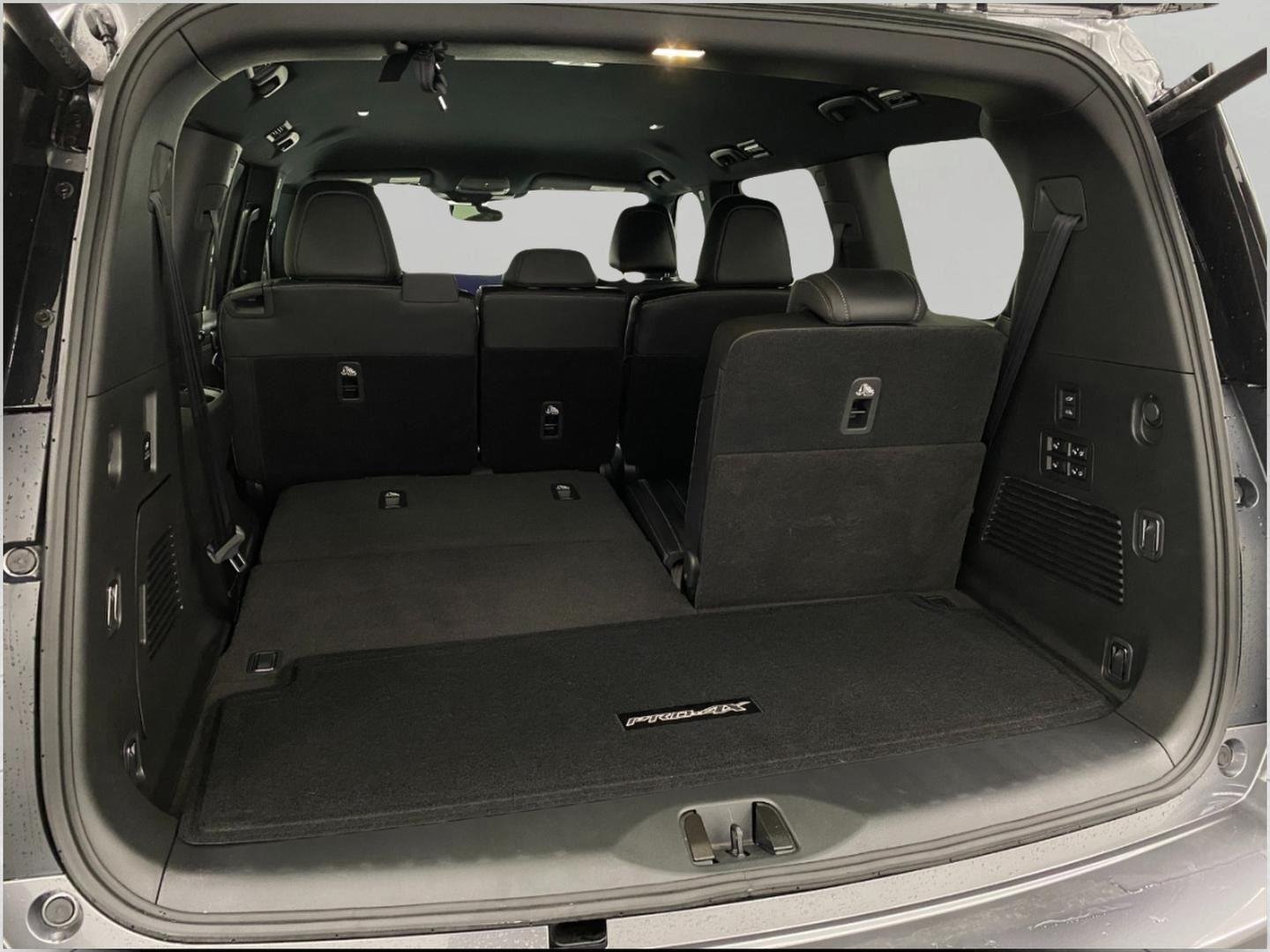 Certified 2025 Nissan Armada PRO-4X AWD/4WD image 40