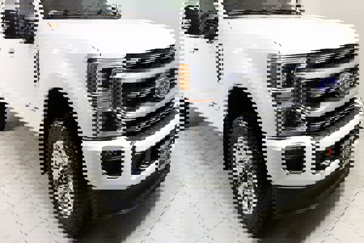 Used 2020 Ford F350 Platinum w/ FX4 Off-Road Package image 38