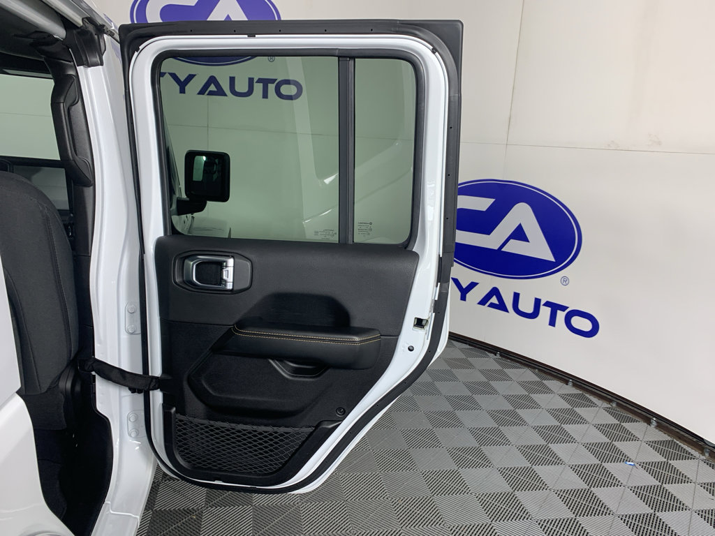 Used 2025 Jeep Wrangler Sahara AWD/4WD image 36