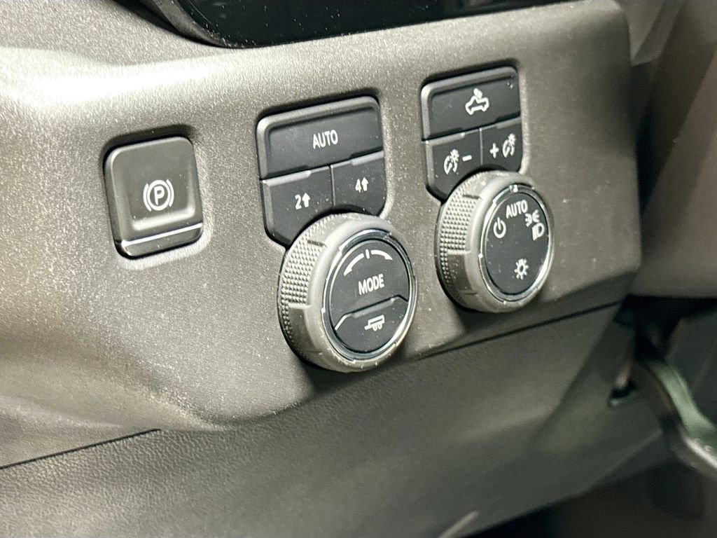 Used 2024 Chevrolet Silverado 1500 LT image 10