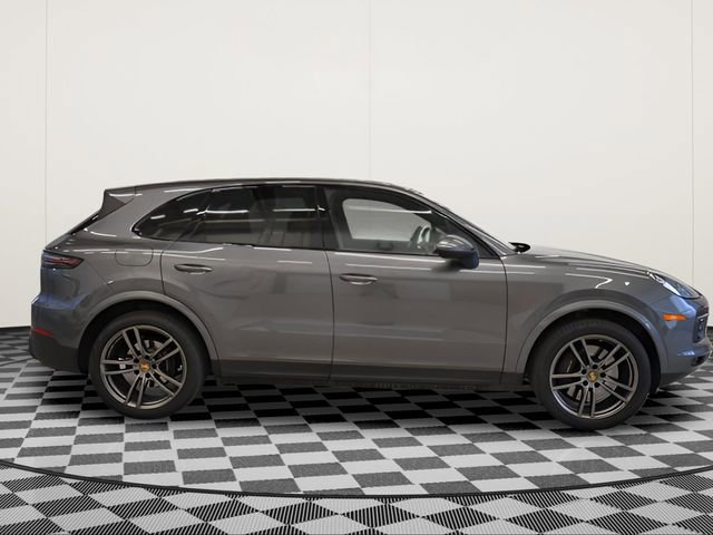 Used 2023 Porsche Cayenne image 2