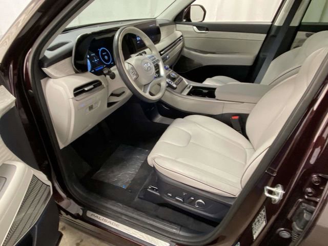 Used 2025 Hyundai Palisade Calligraphy image 12