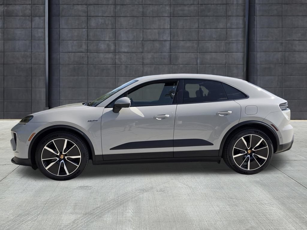 New 2026 Porsche Macan 4 Electric AWD/4WD image 2