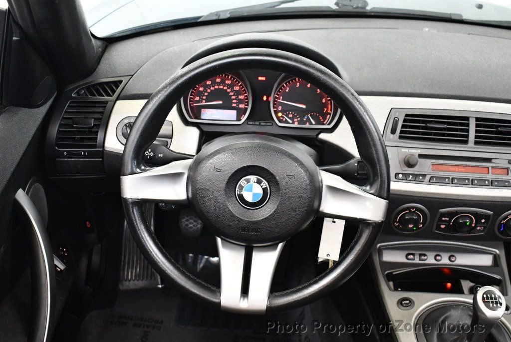 Used 2003 BMW Z4 3.0i RWD image 22