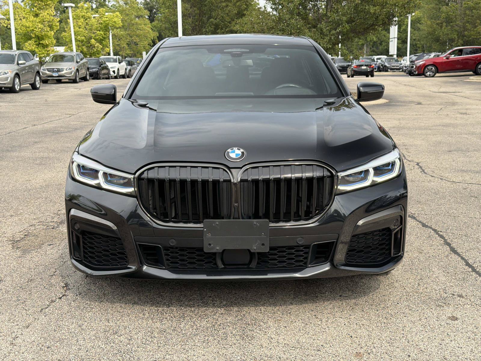 Used 2020 BMW 750i xDrive w/ Executive Package AWD/4WD image 2