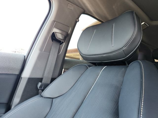 New 2025 Cadillac Optiq Luxury 2 image 22