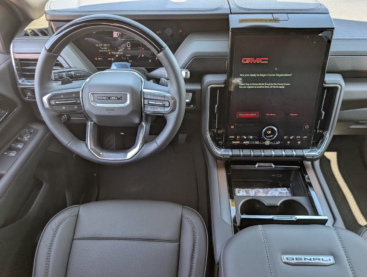 New 2027 GMC Yukon Denali w/ Sun & Power Step Package AWD/4WD image 9