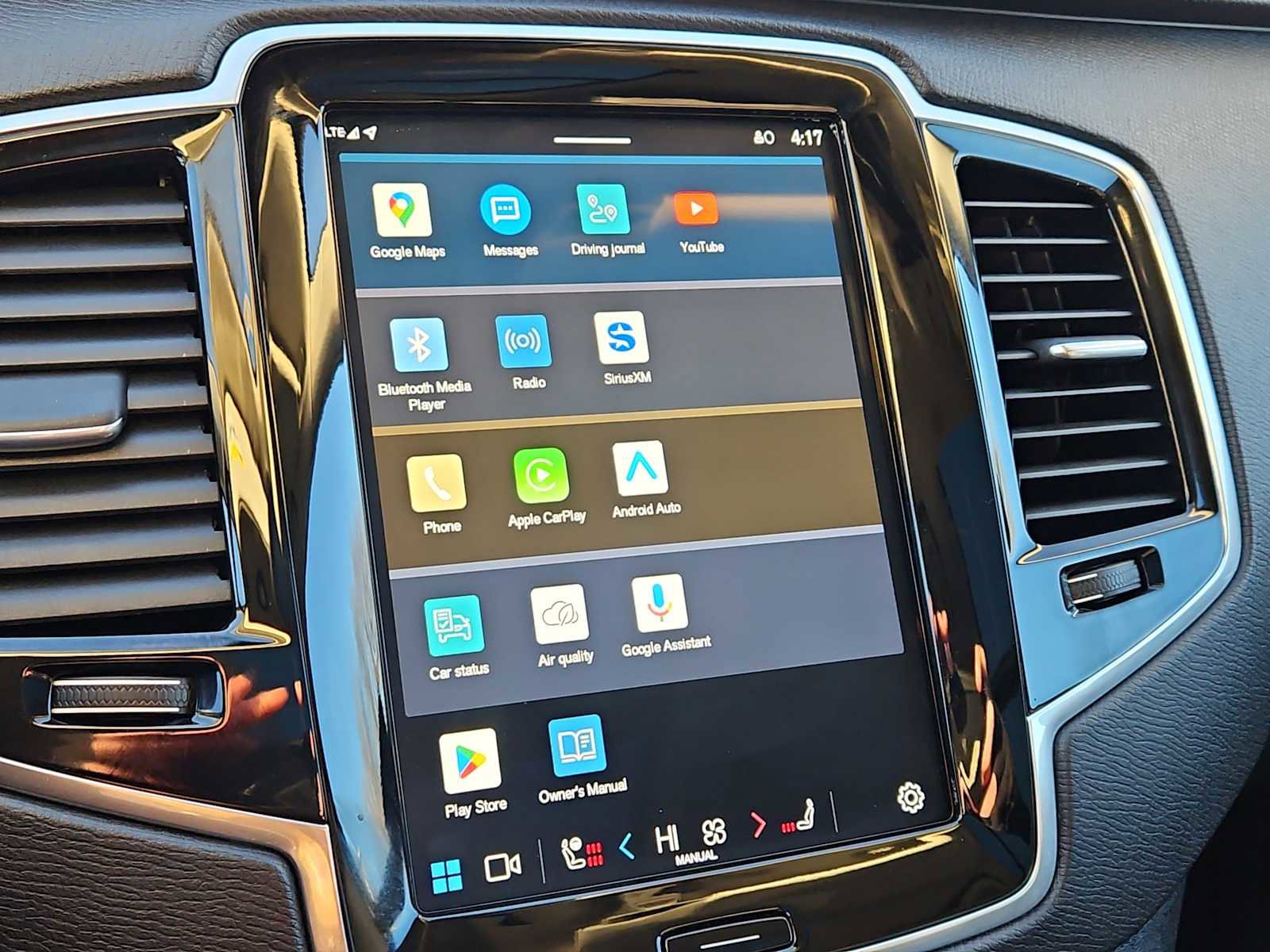 Used 2023 Volvo XC90 B6 Plus w/ Protection Package image 18