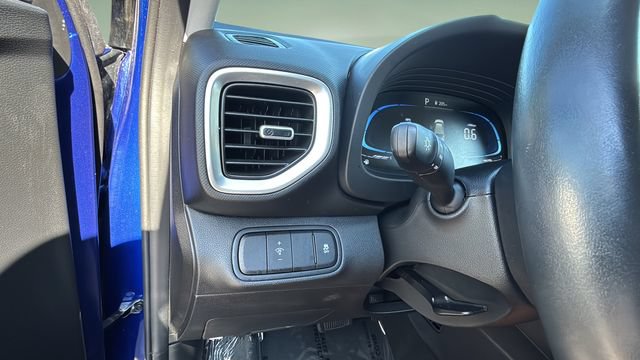 Used 2025 Hyundai Venue SEL FWD image 22