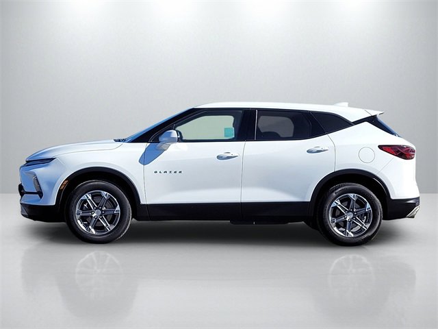 Used 2023 Chevrolet Blazer LT image 2
