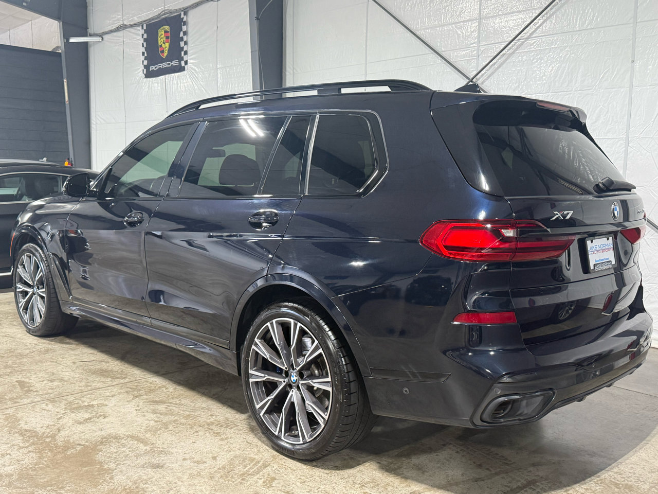 Used 2020 BMW X7 xDrive40i w/ M Sport Package image 3