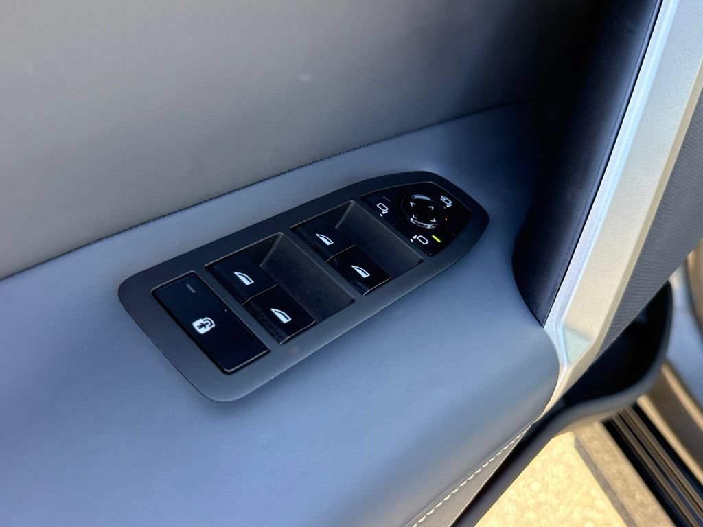 Used 2023 BMW iX M60 AWD/4WD image 20
