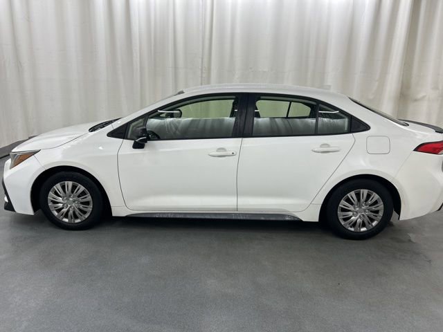 Used 2021 Toyota Corolla SE FWD image 3