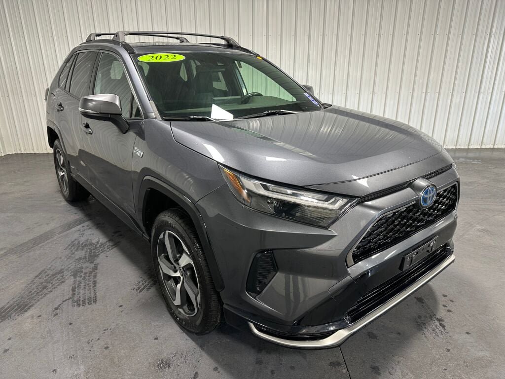 Used 2022 Toyota RAV4 SE w/ Carpet Mat Package (TMS) AWD/4WD image 2