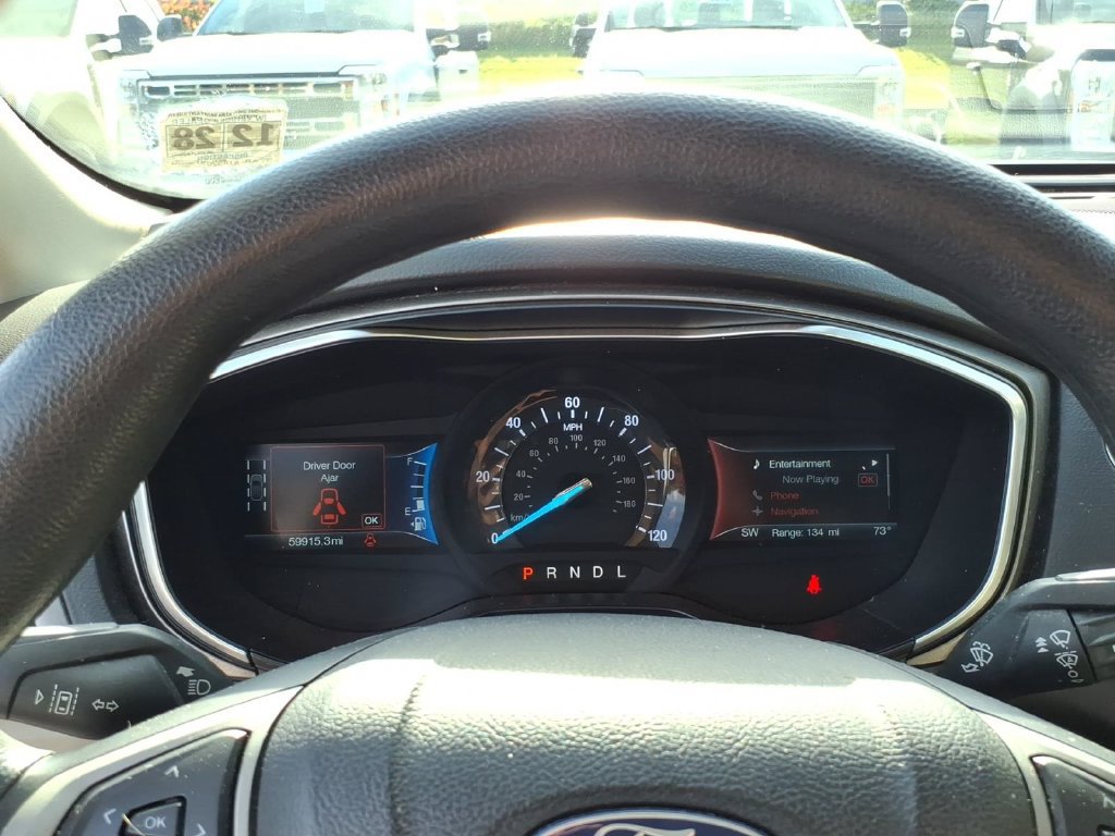 Used 2019 Ford Fusion SE FWD image 15