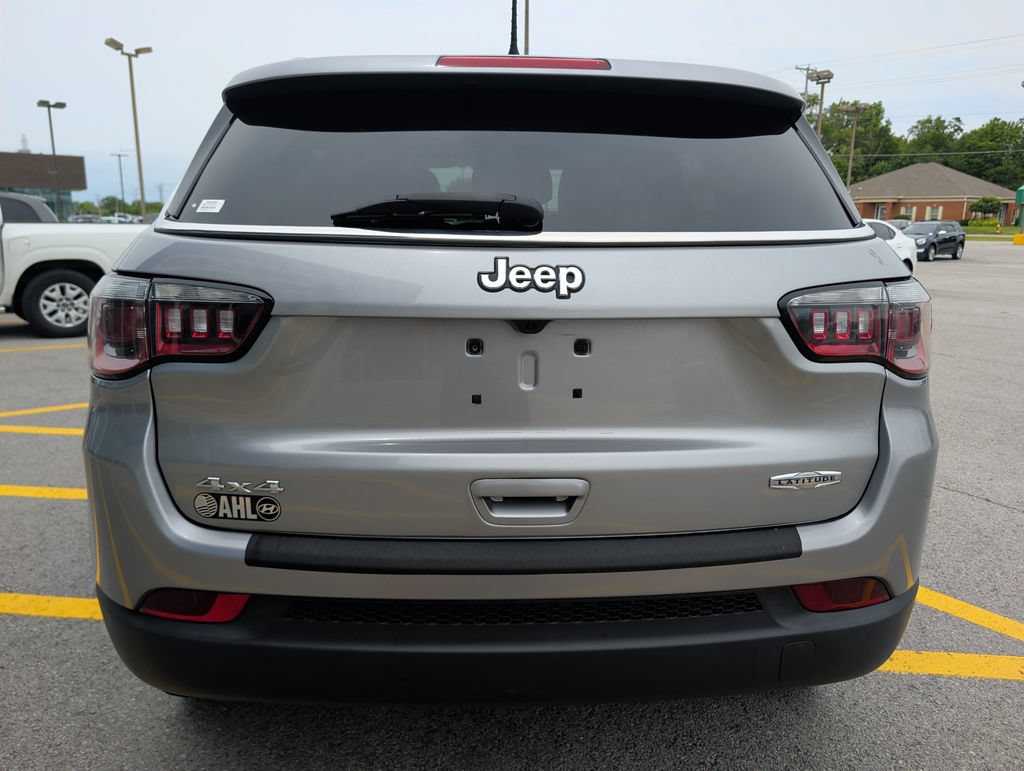 Used 2019 Jeep Compass Latitude w/ Popular Equipment Group AWD/4WD image 6