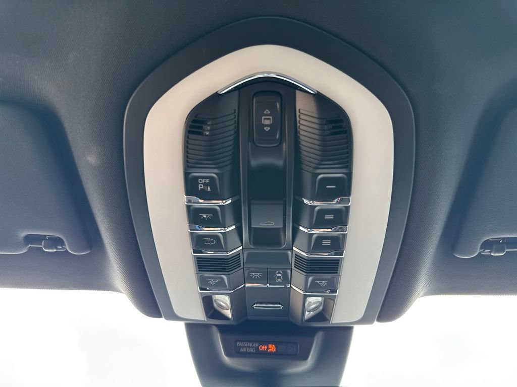 Used 2024 Porsche Macan Turbo AWD/4WD image 49