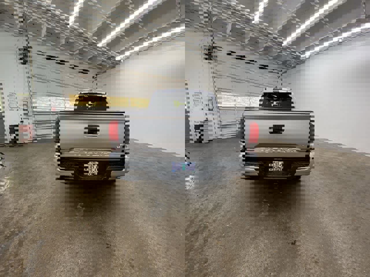 Used 2018 Toyota Tacoma TRD Sport w/ Technology Package image 5