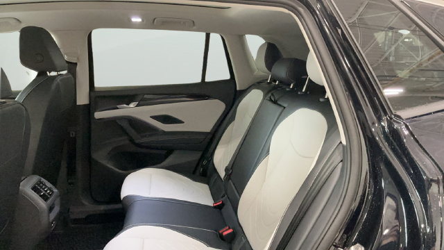 New 2026 Volkswagen Tiguan SE AWD/4WD image 13