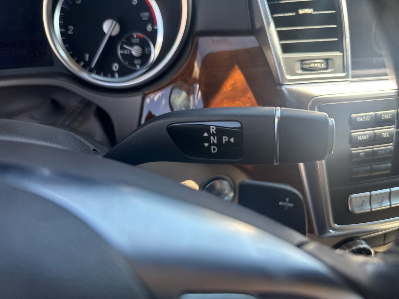 Used 2014 Mercedes-Benz ML 350 BlueTEC 4MATIC image 22