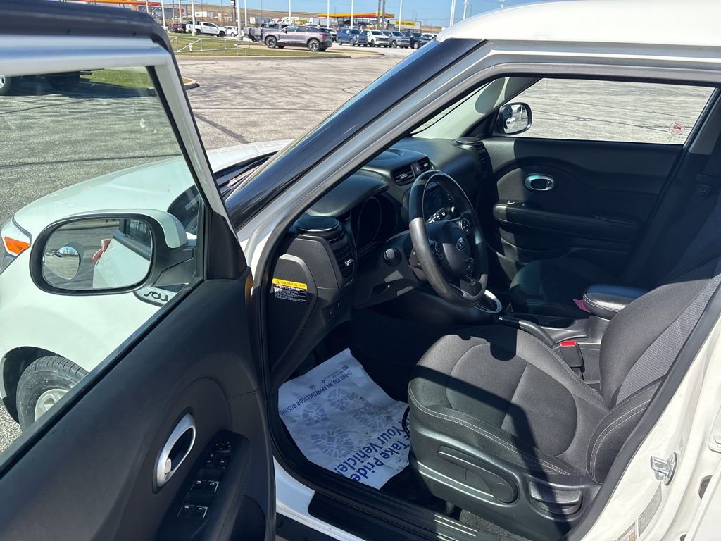 Used 2019 Kia Soul + image 23